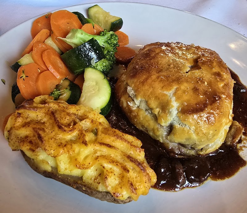 White Oaks Restaurant Cleveland atmosphere