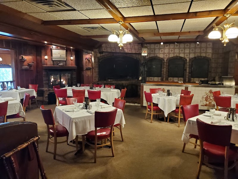 White Oaks Restaurant Cleveland atmosphere
