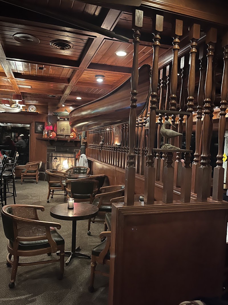 White Oaks Restaurant Cleveland atmosphere