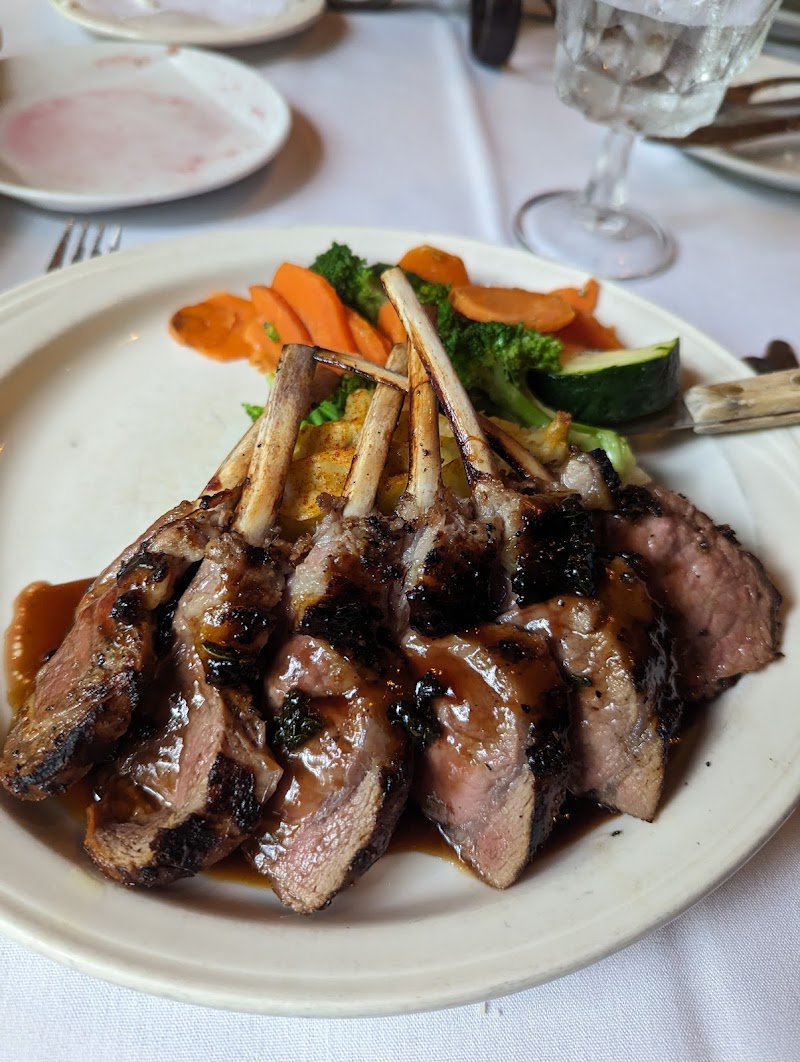 White Oaks Restaurant Cleveland atmosphere