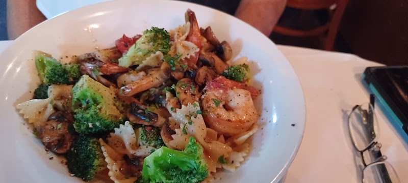 White Oaks Restaurant Cleveland atmosphere