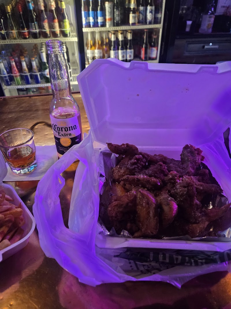 Good Vibes Bar and Grille Cleveland atmosphere