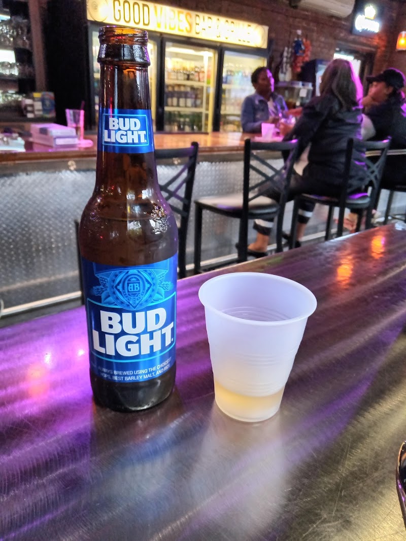 Good Vibes Bar and Grille Cleveland atmosphere