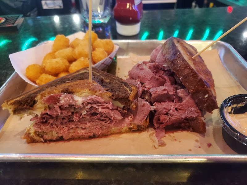 Grayton Road Tavern Cleveland atmosphere