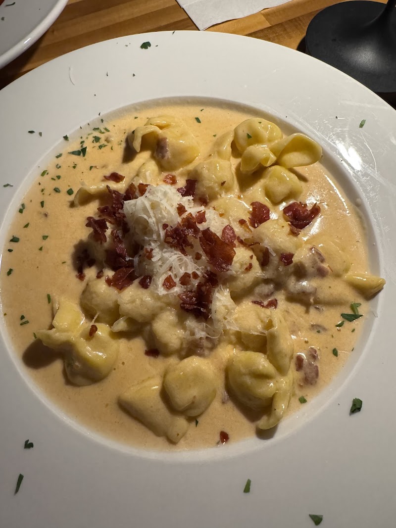 Molto Bene Italian Eatery Cleveland atmosphere