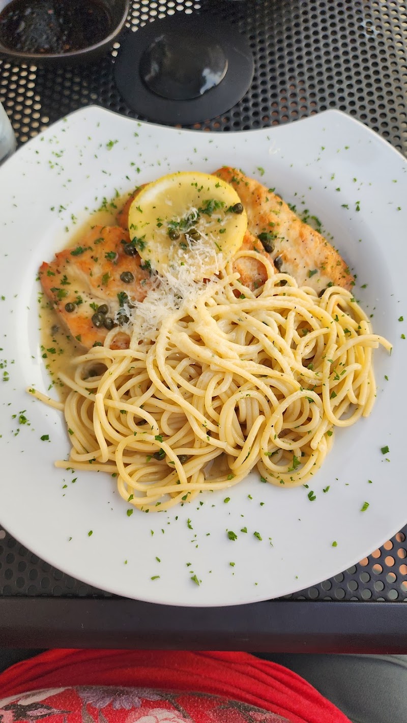 Molto Bene Italian Eatery Cleveland atmosphere