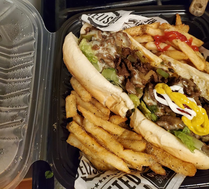 The Luxe Cafe' Cleveland food