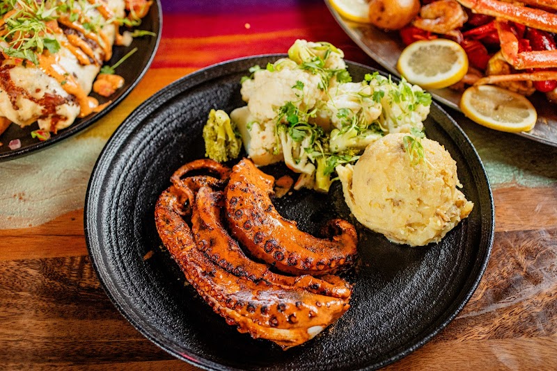 La Playa Mexican Food & Mariscos Cleveland atmosphere