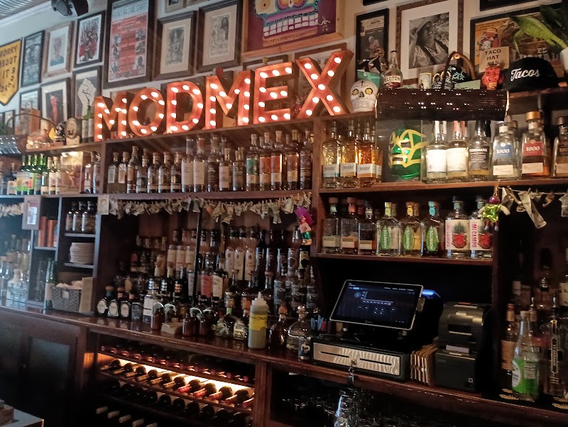 Momocho Cleveland atmosphere