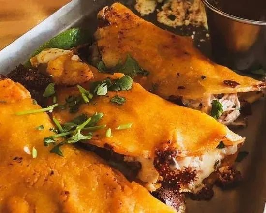 Avo Modern Mexican Cleveland atmosphere