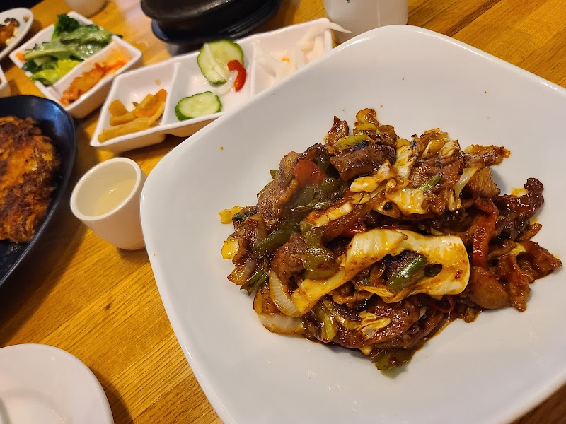 Korea House Restaurant Cleveland atmosphere