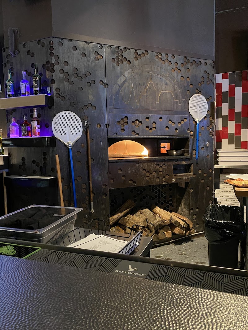 Pizza (216) Cleveland atmosphere