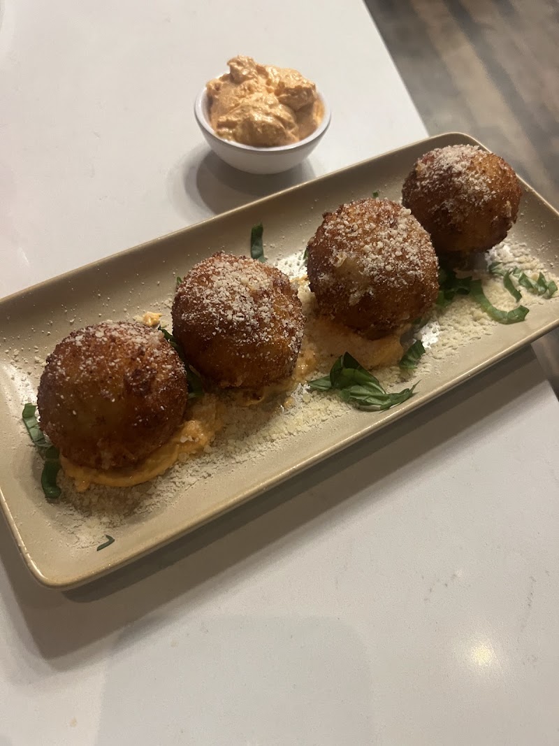 Antica Italian Beachwood Cleveland atmosphere