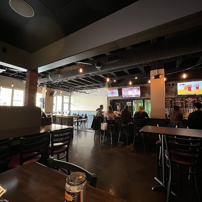 Sauced Taproom & Kitchen Cleveland atmosphere