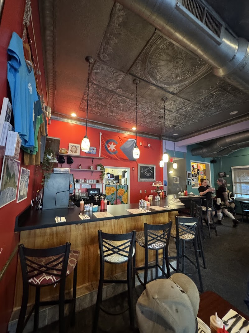 Grumpy's Cafe Cleveland atmosphere