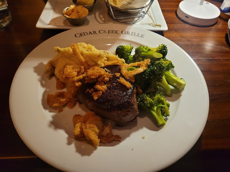 Cedar Creek Grille Cleveland atmosphere