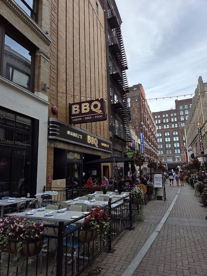 Mabel's BBQ Cleveland atmosphere