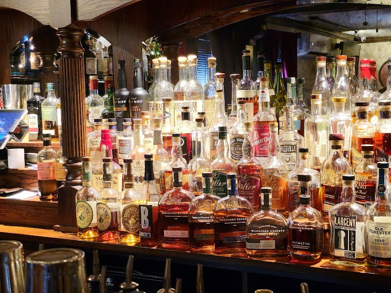 Quintana's Speakeasy Cleveland atmosphere