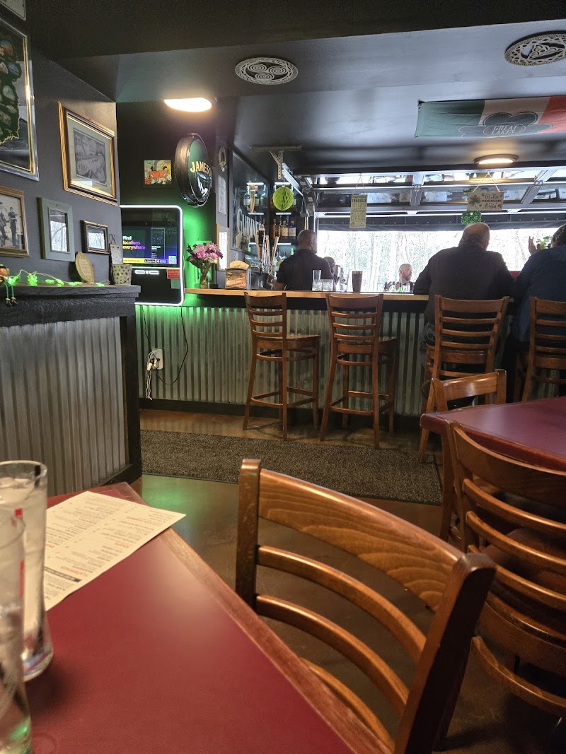 Gunselmans Steakhouse & Bar Cleveland atmosphere