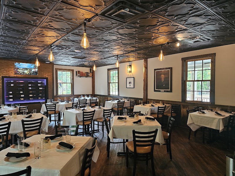 Gunselmans Steakhouse & Bar Cleveland atmosphere