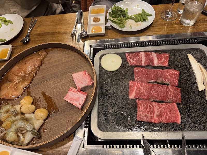 Gogien K BBQ Cleveland atmosphere