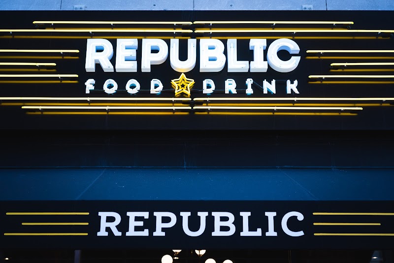 Republic Food and Drink Cleveland atmosphere