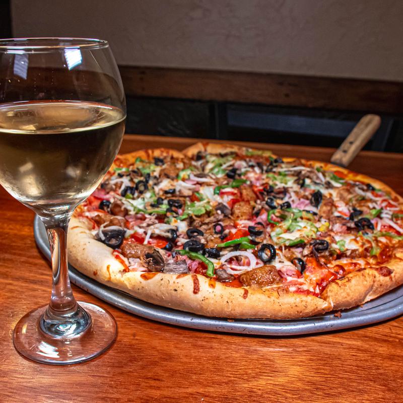 Stonehouse Grill - Westlake, OH Cleveland atmosphere