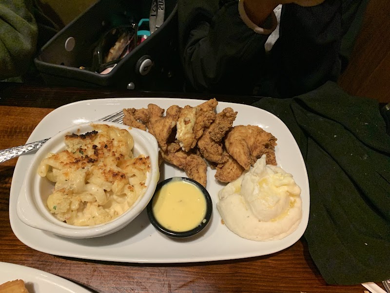 LongHorn Steakhouse Cleveland atmosphere