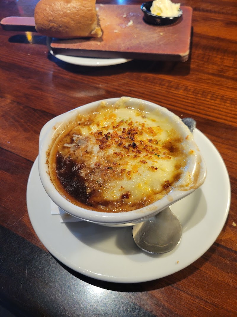 LongHorn Steakhouse Cleveland atmosphere