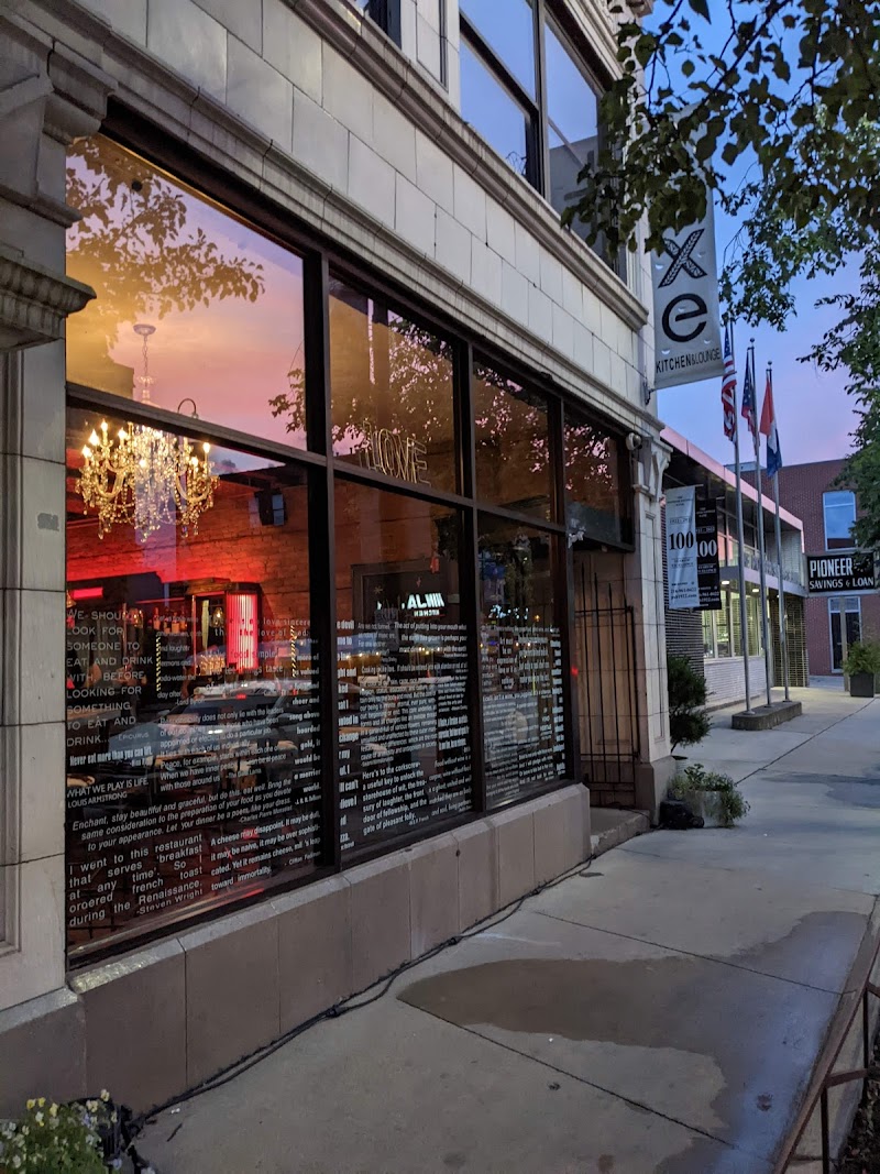 Luxe Kitchen & Lounge Cleveland atmosphere