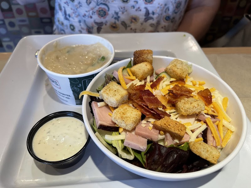 McAlister's Deli Cleveland atmosphere