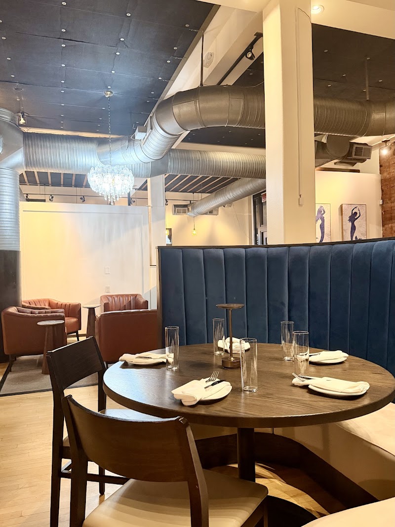 Sazani Oceana Cleveland atmosphere