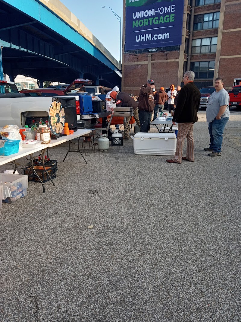 800 Summit Parking in Cleveland