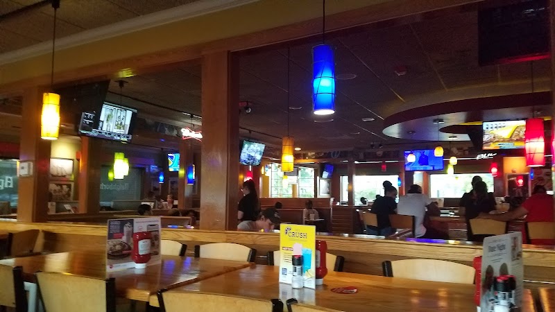 Steelyard Commons Cleveland atmosphere