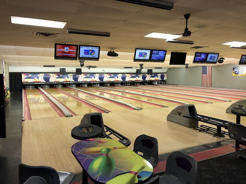 Seven Hills Lanes Cleveland interior