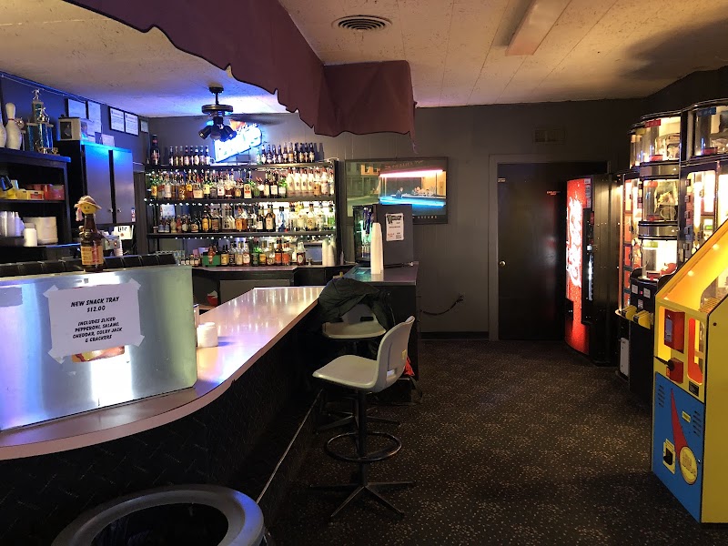 Seven Hills Lanes Cleveland atmosphere