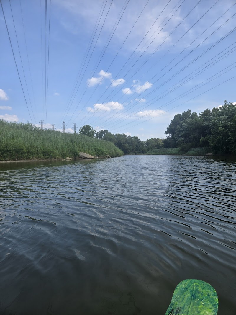 Chagrin River Kayak and Paddleboard Cleveland atmosphere