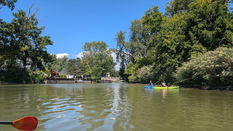 Chagrin River Kayak and Paddleboard Cleveland atmosphere