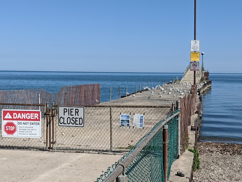 Bradstreet Fishing Pier Cleveland atmosphere