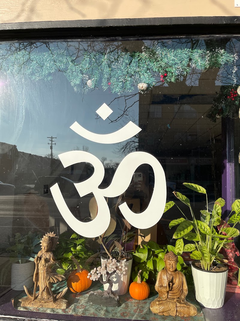 Lakewood Yoga Cleveland atmosphere