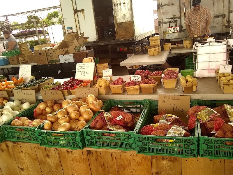 Hartville MarketPlace & Flea Market Cleveland atmosphere