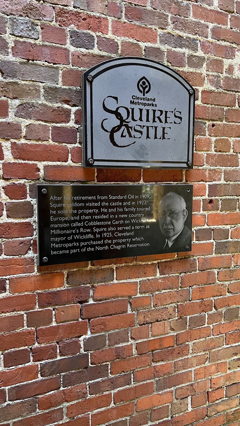 Squire's Castle Cleveland atmosphere