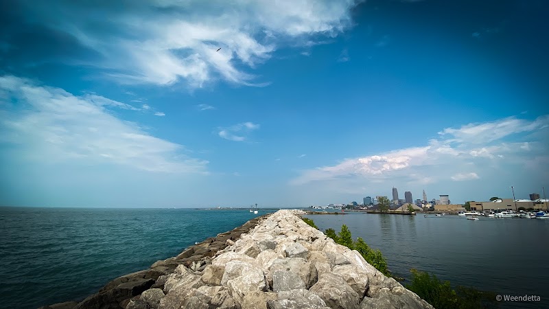 Edgewater Pier Cleveland atmosphere