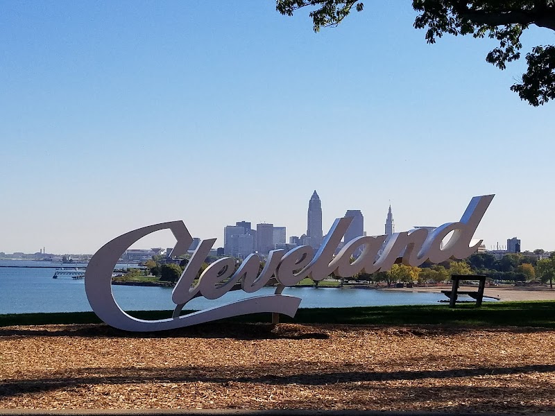 Edgewater Pier Cleveland atmosphere