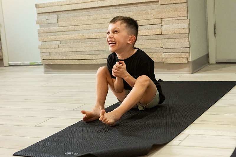 Feels Good Yoga Cleveland atmosphere