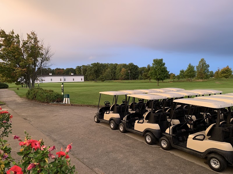 Airport Greens Golf Course Cleveland atmosphere