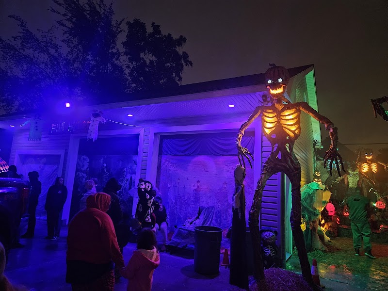 Skeleton Manor Cleveland atmosphere