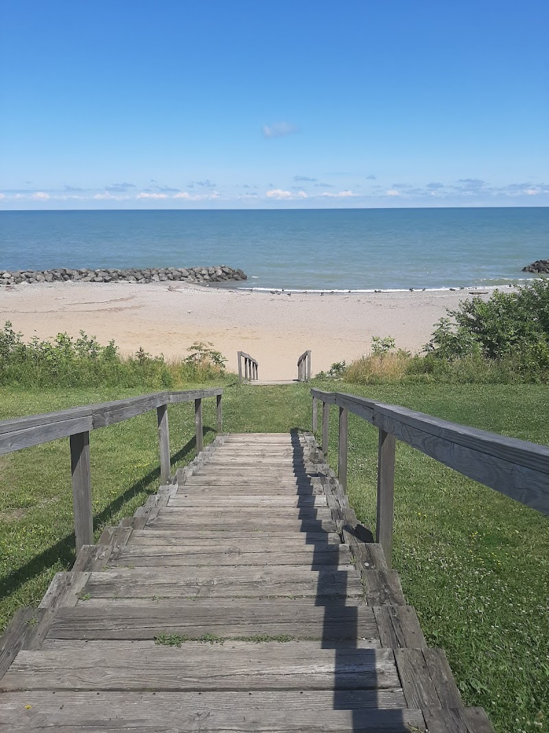 Sims Beach Cleveland atmosphere