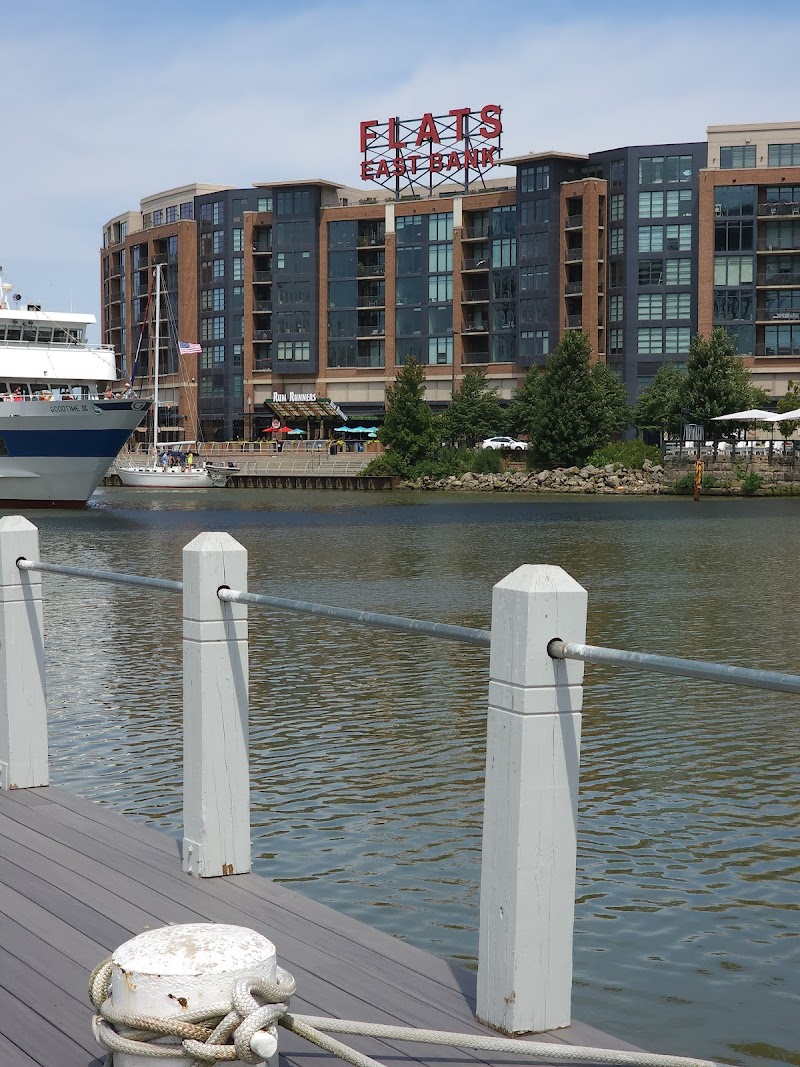 Nautica Waterfront District Cleveland atmosphere