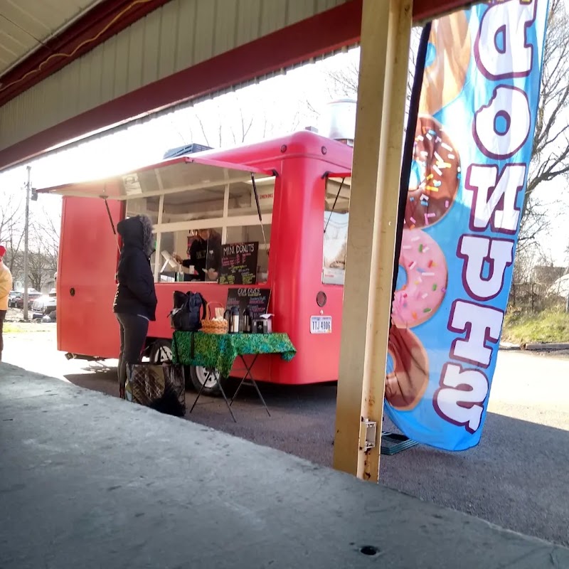 Coit Road Farmers Market in Cleveland